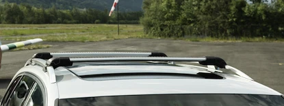 Barres de toit Thule WingBar Edge Volkswagen Touran I (1T) 5-dr MPV avec barres de toit (hagus) 03-15