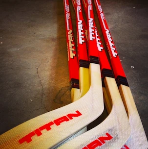 Crosse de hockey en bois CCM  Titan 4020 Senior