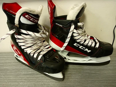 Endommagé - Patins de hockey sur glace CCM JetSpeed FT4 PRO Senior  EUR 42,5  Wide