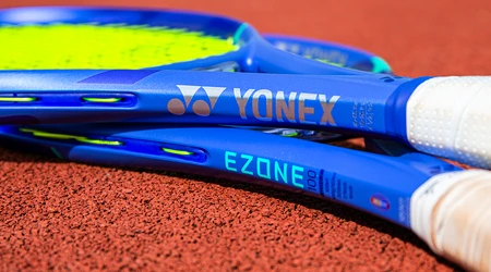REVUE : Raquettes de tennis Yonex EZONE 2025 - velours, puissance et pardon des erreurs