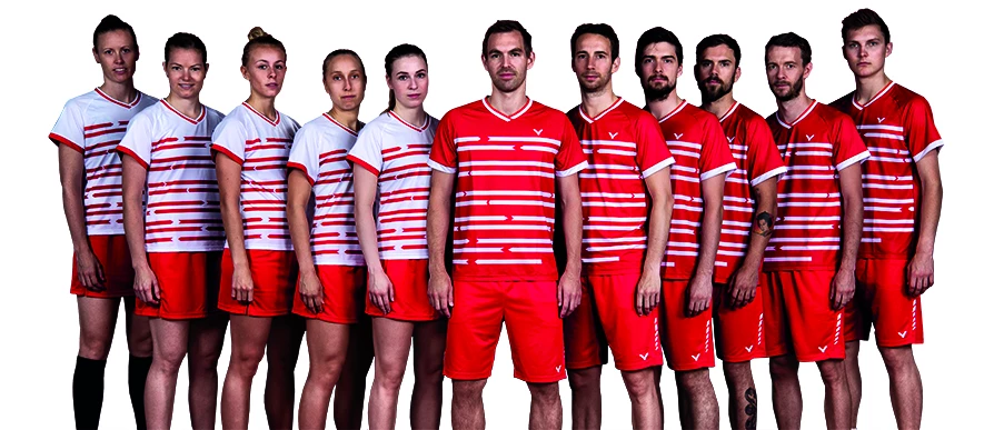 L'équipe nationale danoise de badminton en vêtements Victor