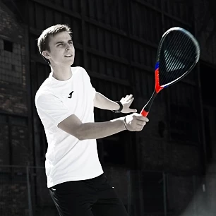 Viktor Byrtus avec la raquette squash Tecnifibre Carboflex X-Speed 125