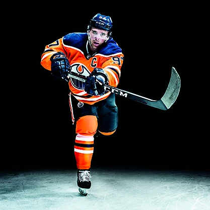 Connor McDavid en tenue CCM Jetspeed