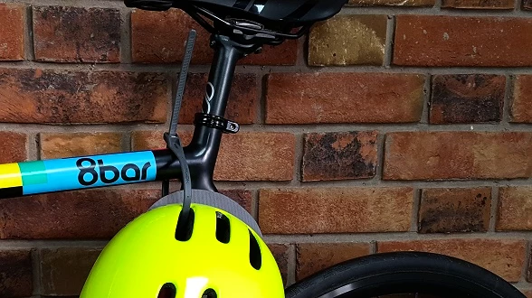 ceinture de serrage pour vélo Hiplok Z Lok sur casque