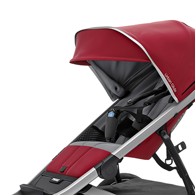 La poussette Thule Urban Glide 2 est dotée de sangles à cinq points pour une conduite en toute sécurité