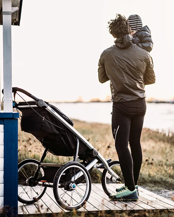 La poussette Thule Glide 2 vous emmène dans des endroits de la nature que vous ne verriez pas normalement par vous-même