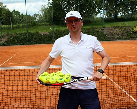 Test de balle de tennis pour débutant avancé