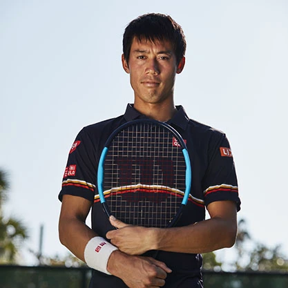 Kei Nishikori avec une raquette de tennis Wilson Ultra