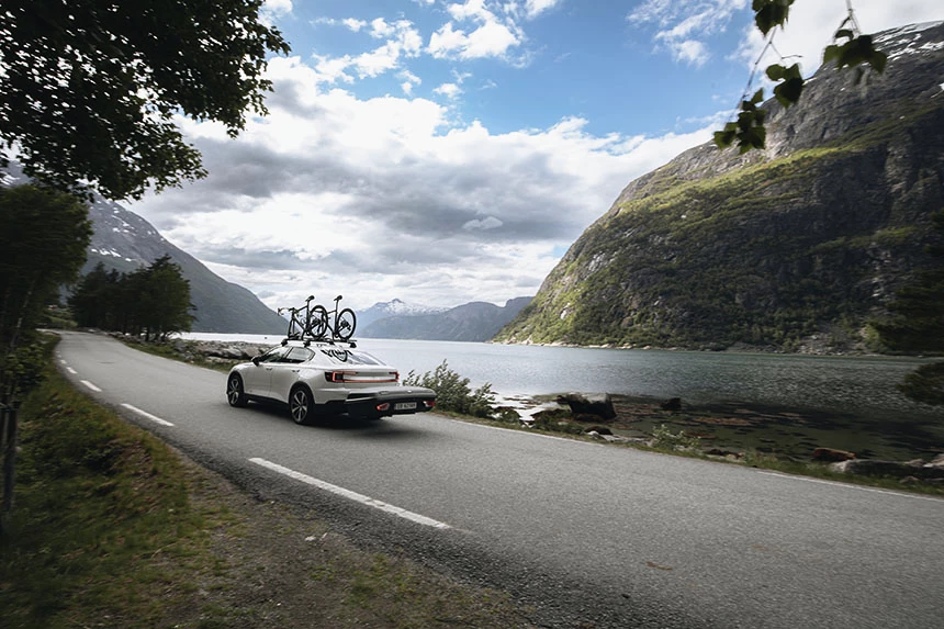 La gamme Thule Arcos vous donne la possibilité de combiner coffre et porte-vélos.